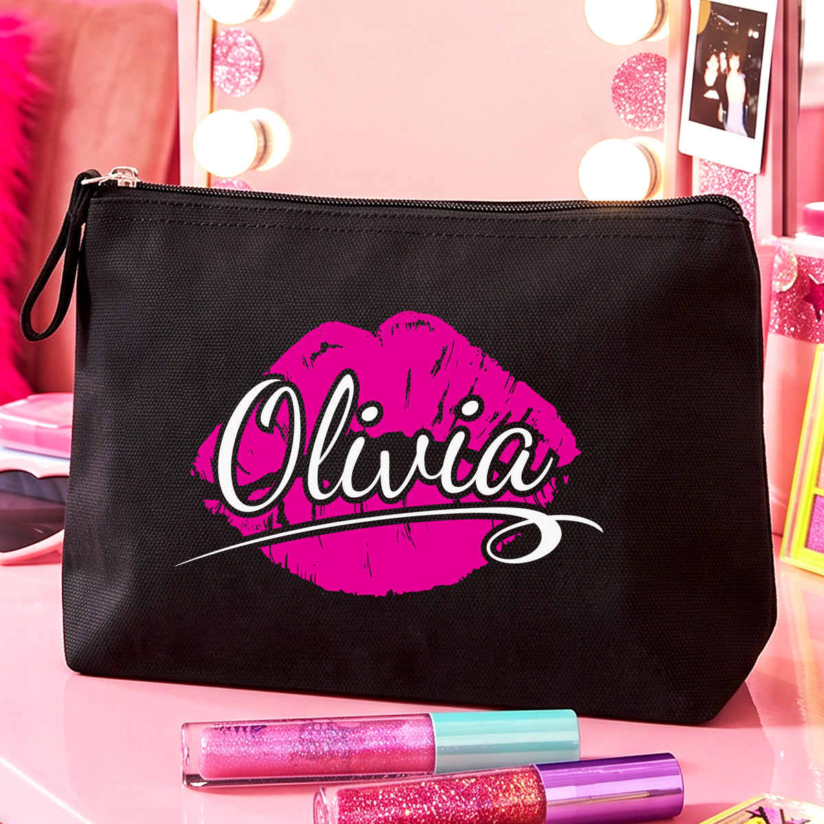 Kiss Kiss - Trousse à maquillage Noire personnalisée.
