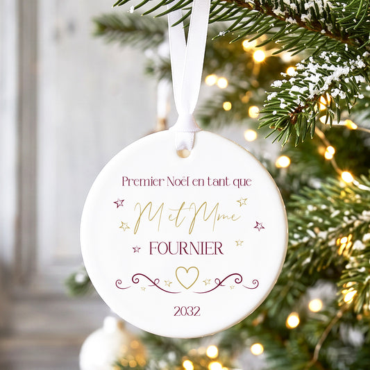 Décoration de Noël bordeaux personnalisée pour le premier Noël des mariés